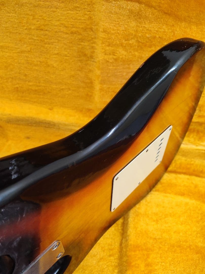 エレキギター　ストラトタイプ　ギターケース付き