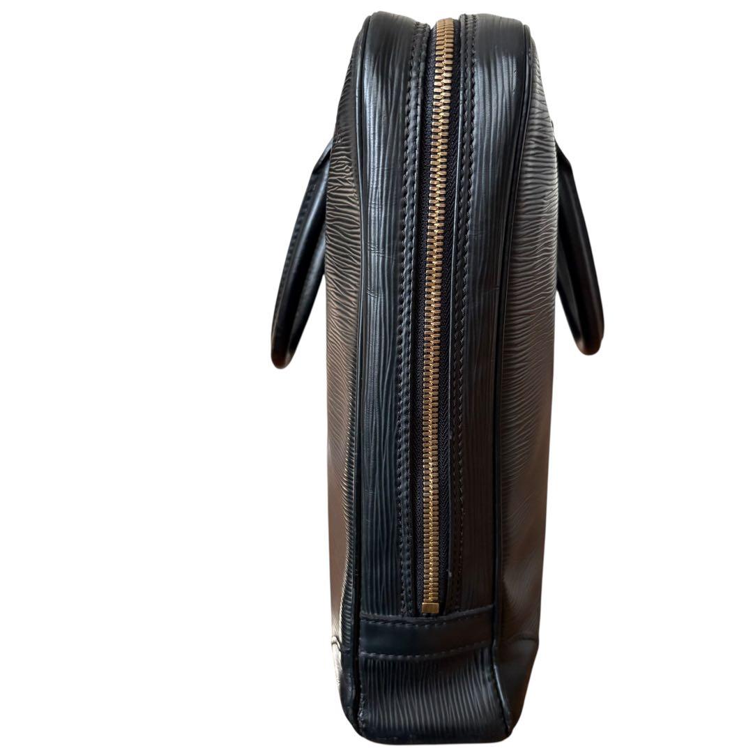 ルイヴィトン エピ ポルトドキュマン 黒 バッグ　ビジネスバッグ　A4収納可能