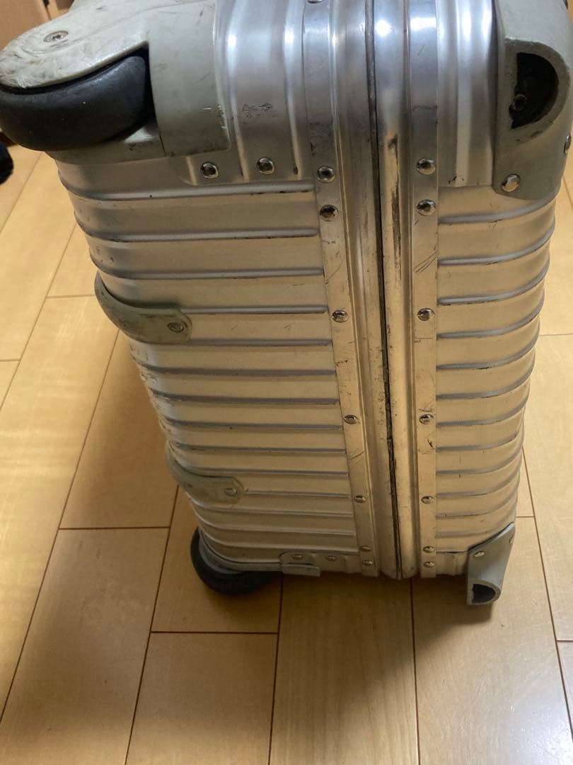 リモワ　スーツケース シルバー アルミ製 RIMOWA