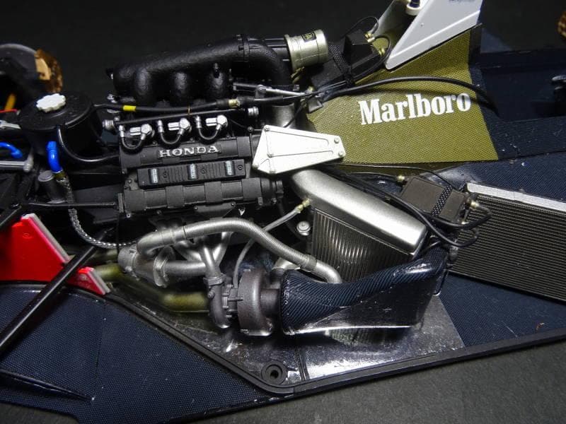 MENG MODEL1/12スケールMcLaren MP4/4 1988