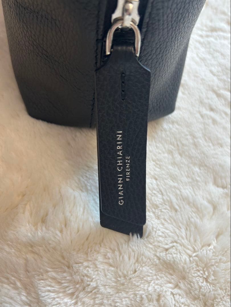 GIANNI CHIARINI BS8148 ブラック ショルダーバッグ