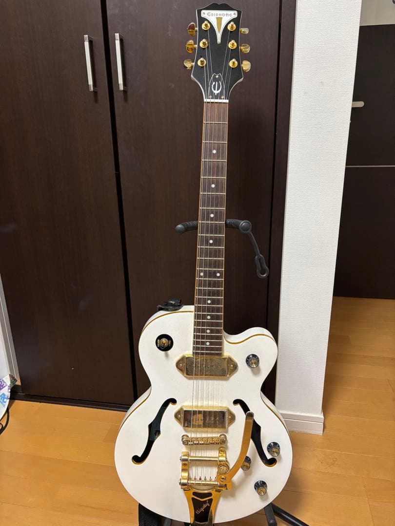 ナ*ン様 Epiphone WILDKATホワイト