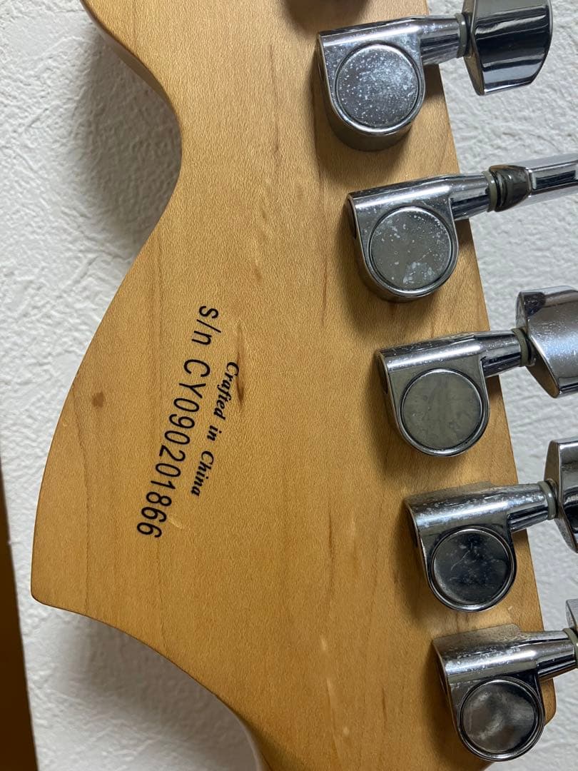 Squier by fenderストラトキャスター サンバースト スクワイヤー