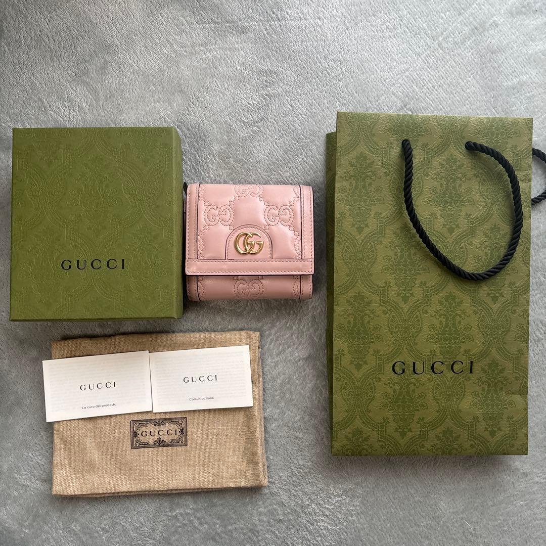 GUCCI GG マトラッセ　二つ折り財布