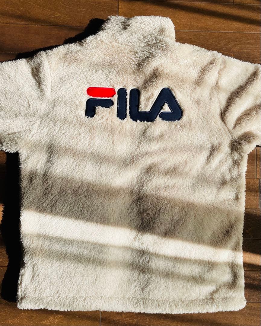 FIRA／フィラ　ボアフリース　BTS JIN・テテ着用　長袖　アイボリー色