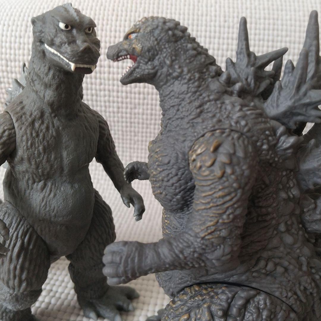 ゴジラ10体〈ゴールド/シルバー/新旧対決/ピンク/巨大異形/富士山〉ソフビ