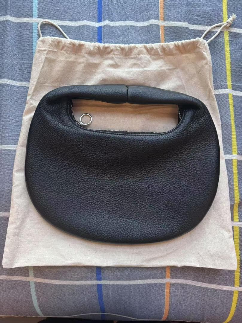 即日発送 AETA 黒 レザー ハンドバッグ Mサイズ