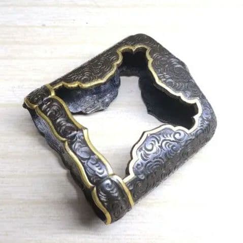 刀装具　美品　雲海図【頭？鐺】