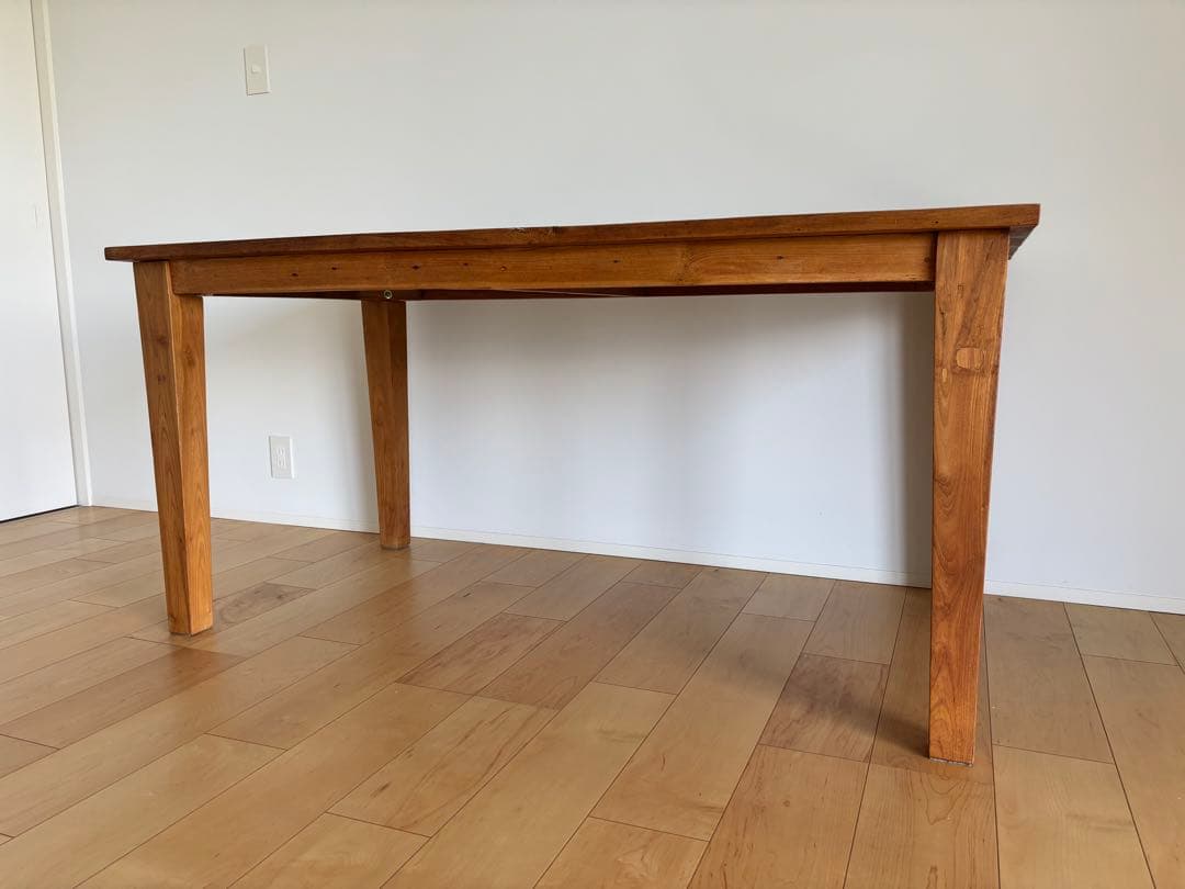 無垢材チーク・ダイニングテーブル （KNOLL）