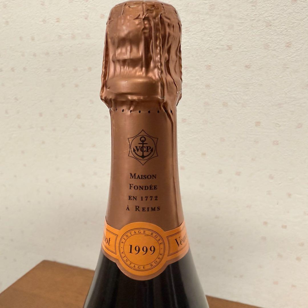 ● 新品未開封 ヴーヴ クリコ ヴィンテージ ロゼ 1999