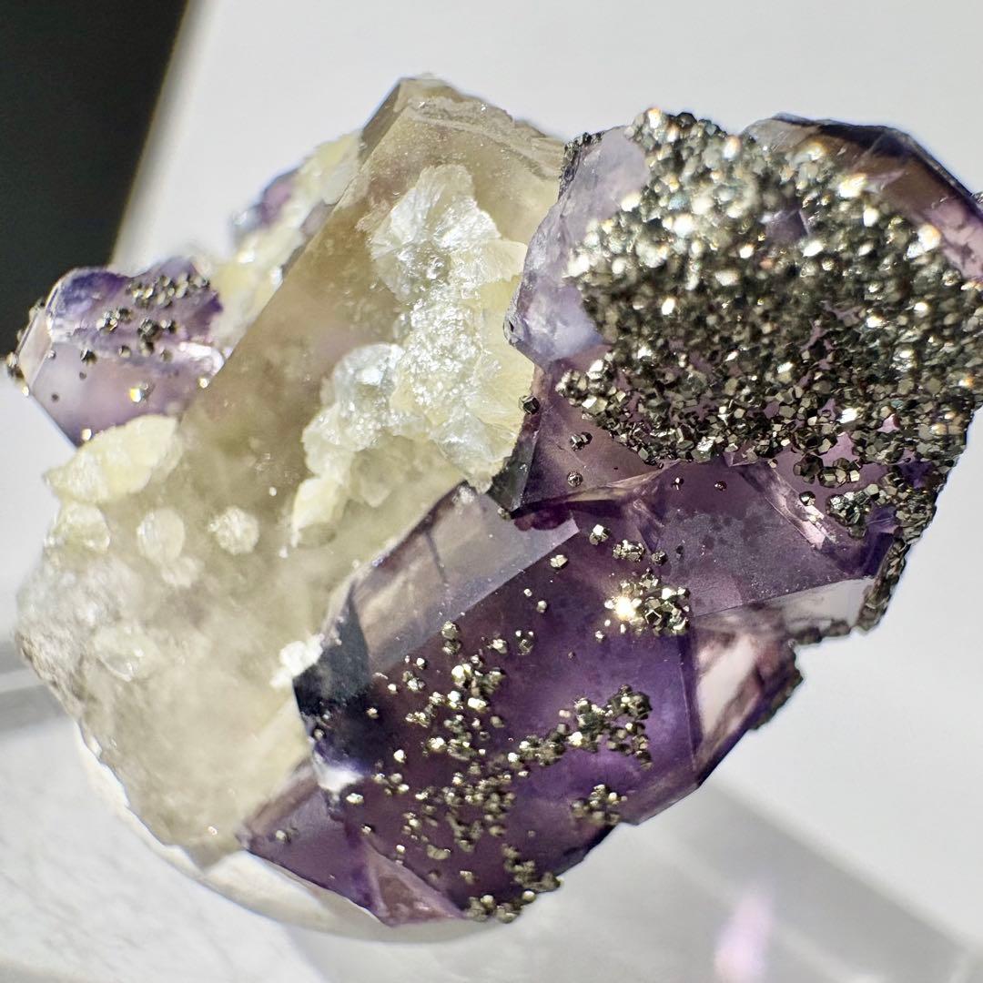 516 中国 内モンゴル産 レアタイプ フローライト&パイライト&クォーツ