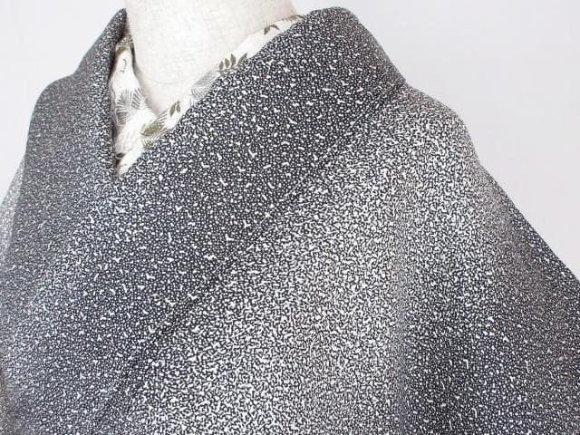 新古品！美品＊黒＆白＊たたき染め＊タテ柄＊粋＆モダン＊着物＊１６１ｃｍ＊裄６５