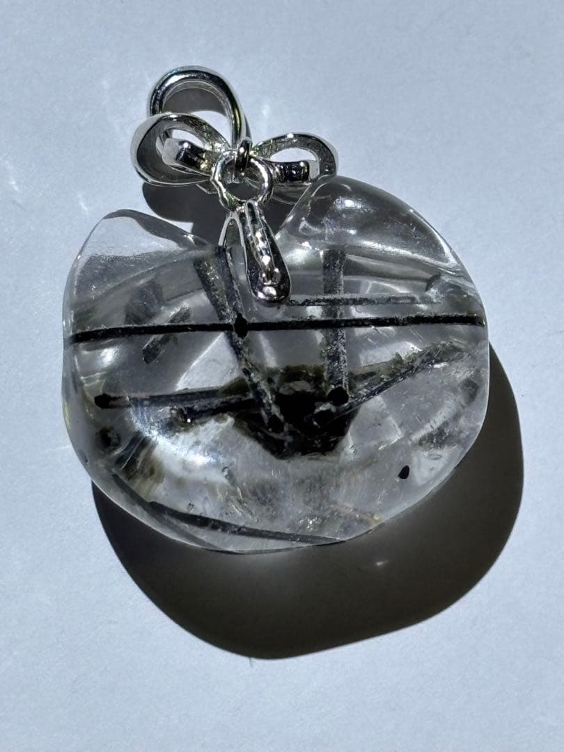 猫型トルマリンインクォーツペンダントトップ　世界に一つだけのペントプ　チャーム