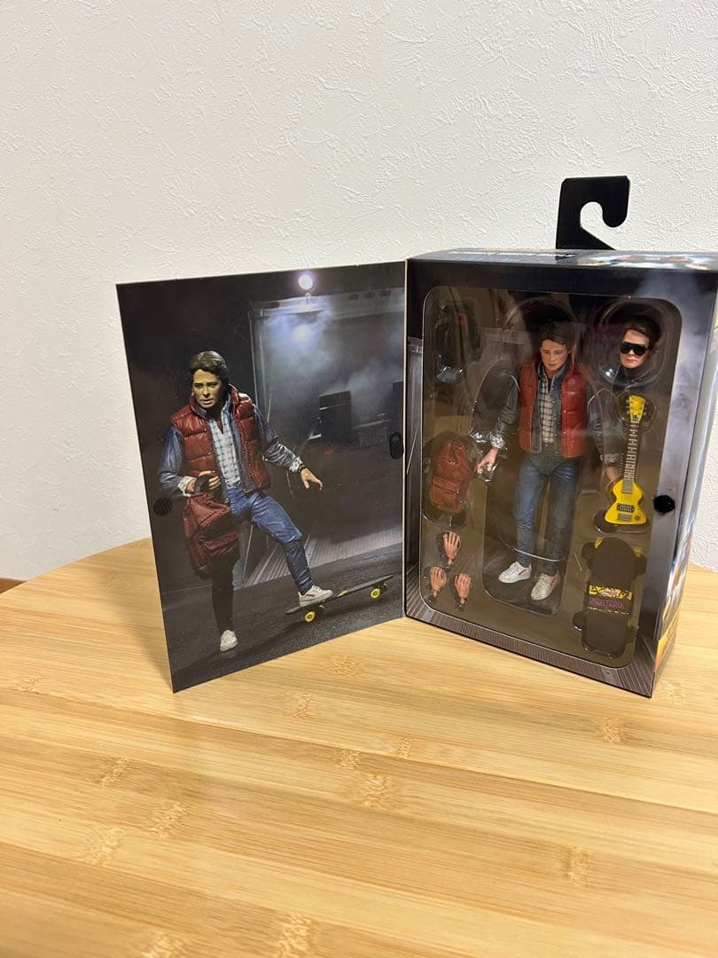 NECAバックトゥザフューチャー マーティー マクフライ フィギュア