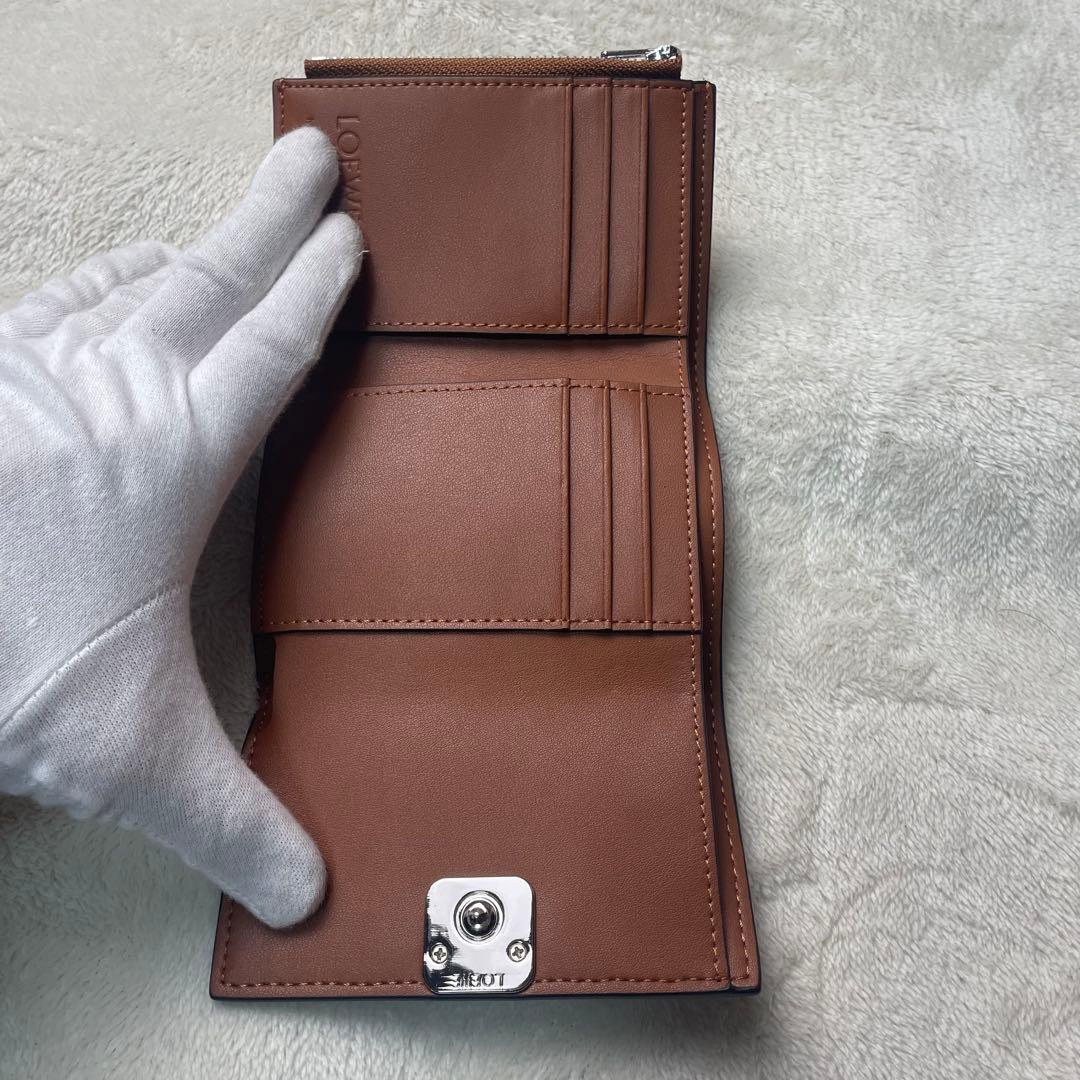 極美品 LOEWE ロエベ トライフォールドウォレット 三つ折り財布 ブラウン
