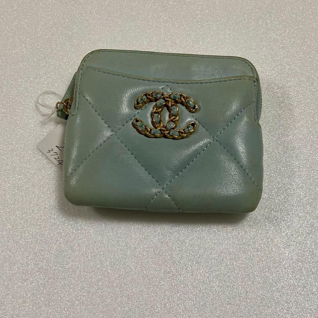 CHANEL シャネル ライトブルー ジッパー ケース 財布 キルティング