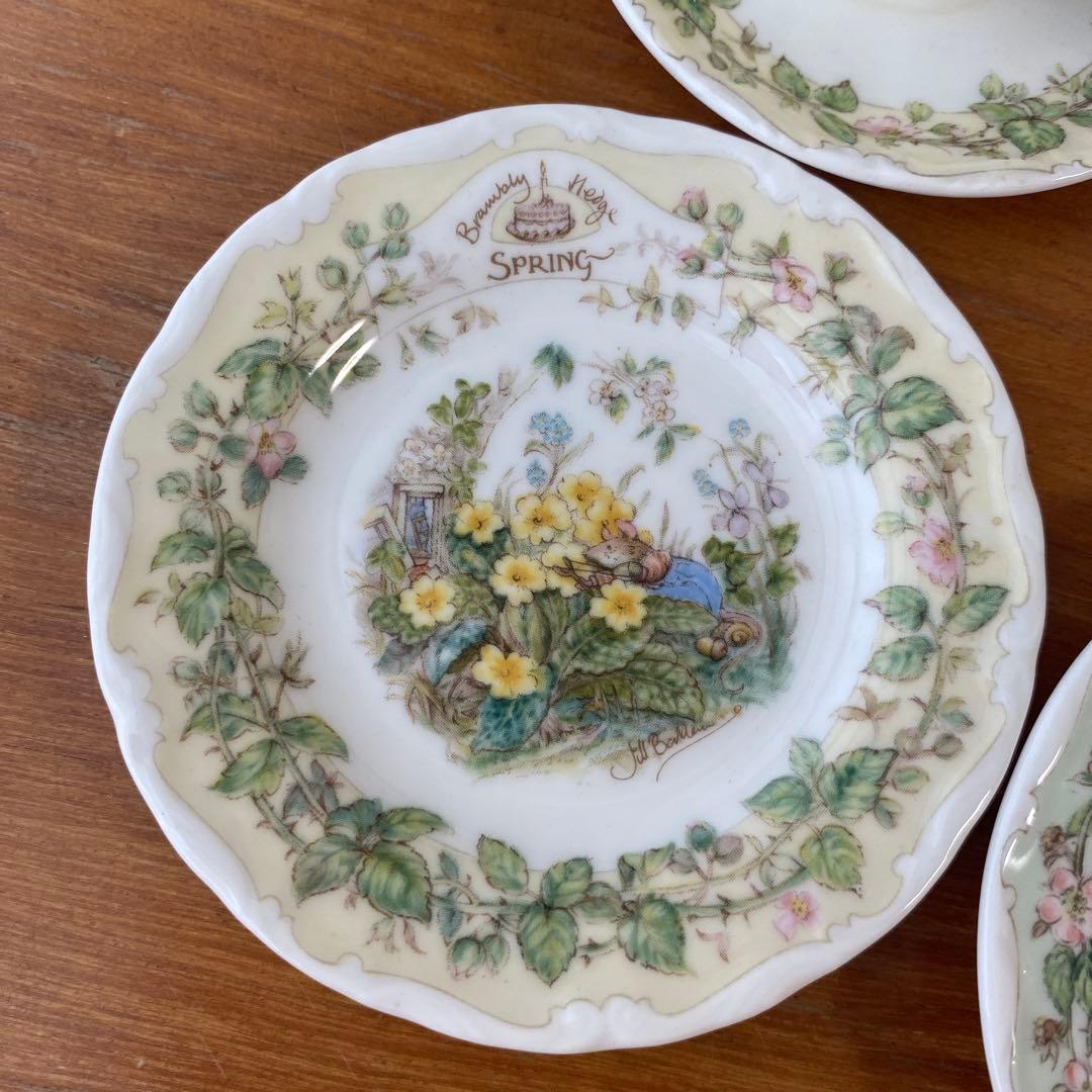 英国　ロイヤルドルトン ブランブリーヘッジ ミニチュア　ティーセット　イギリス