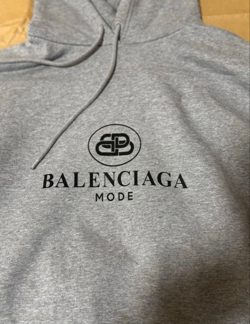 最終値下げ1/25(日)までの出品バレンシアガ!BBパーカーオーバーサイズS美品