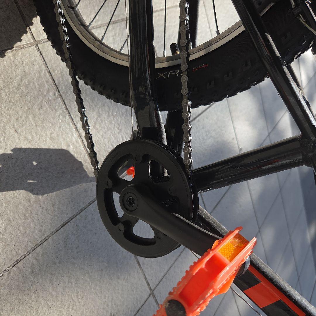 Trek キッズ自転車 20インチ ブラック/オレンジ　(東京都中央区引取のみ)