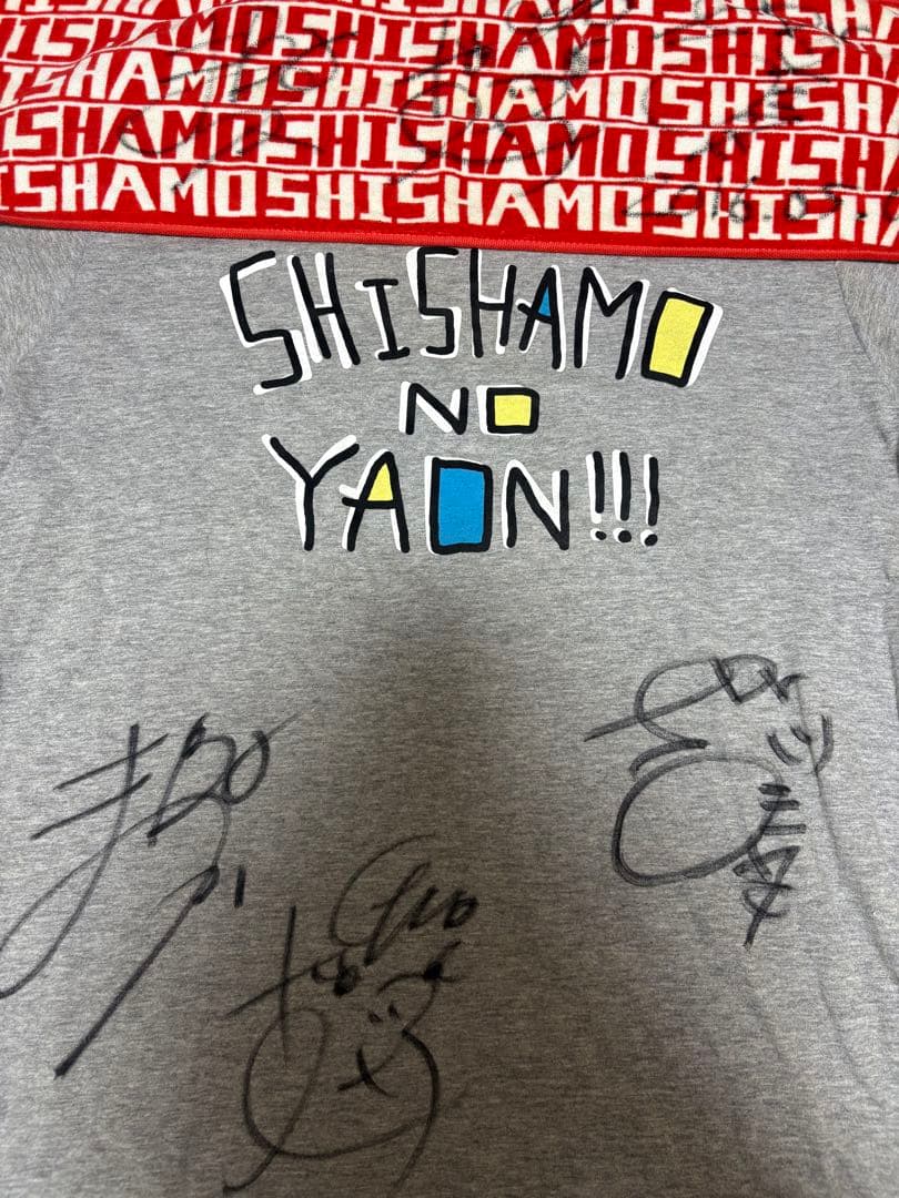 SHISHAMO サイン入りTシャツとタオル