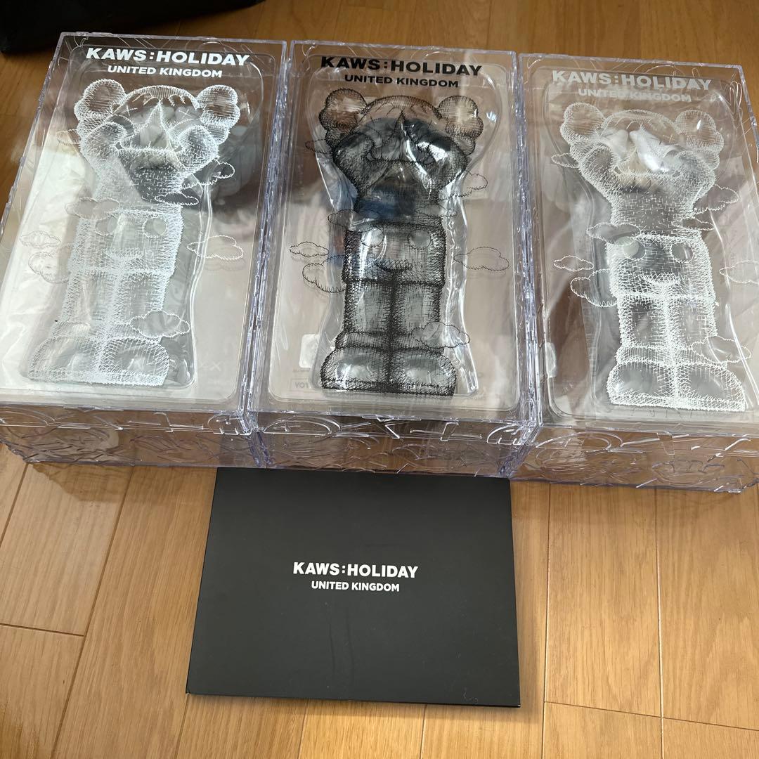 KAWS HOLIDAY UNITED KINGDOM 3体セット