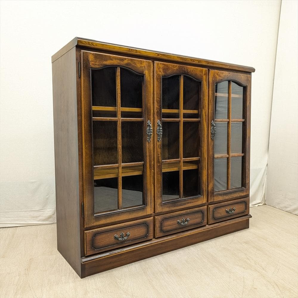 カリモク　コロニアル　天然木　サイドボード　リビングボード　キャビネット　飾り棚