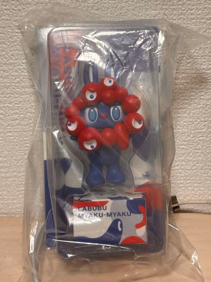 ラブブ ミャクミャク フィギュア 未開封