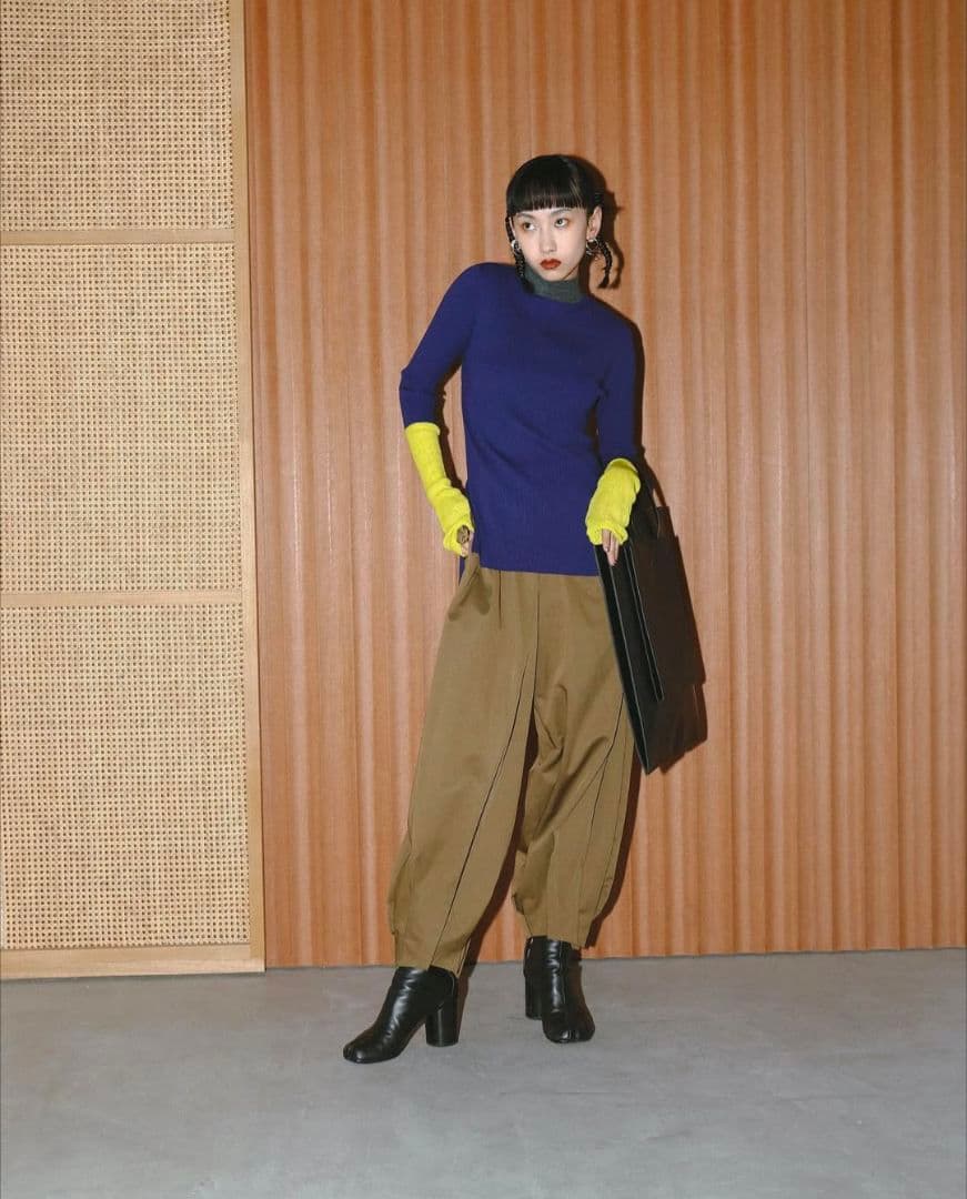 OMMO タックデザインコクーンパンツ黒 38 un3d.