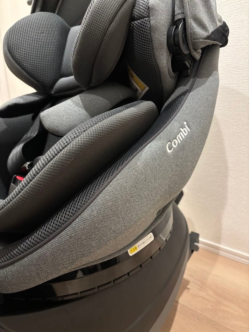 【上位モデル】Combi クルムーヴコンパクト R129 エッグショック グレー