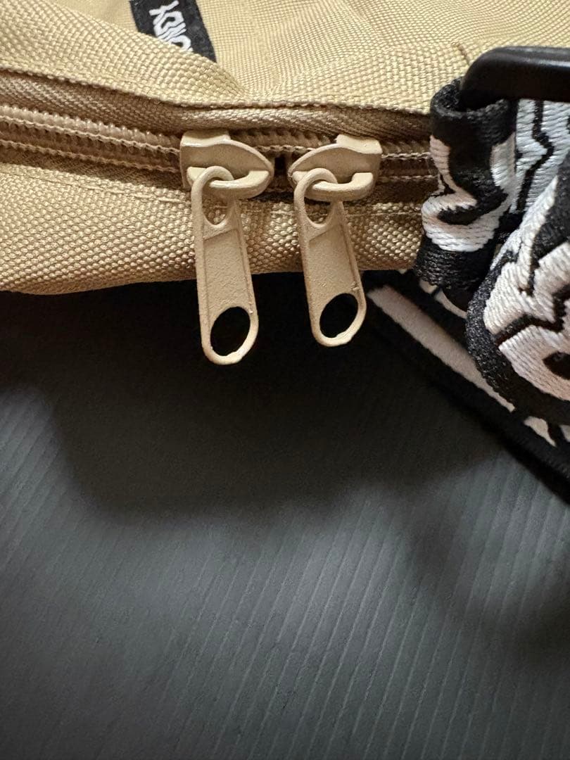 vaundy ショルダーバッグ　ベージュ