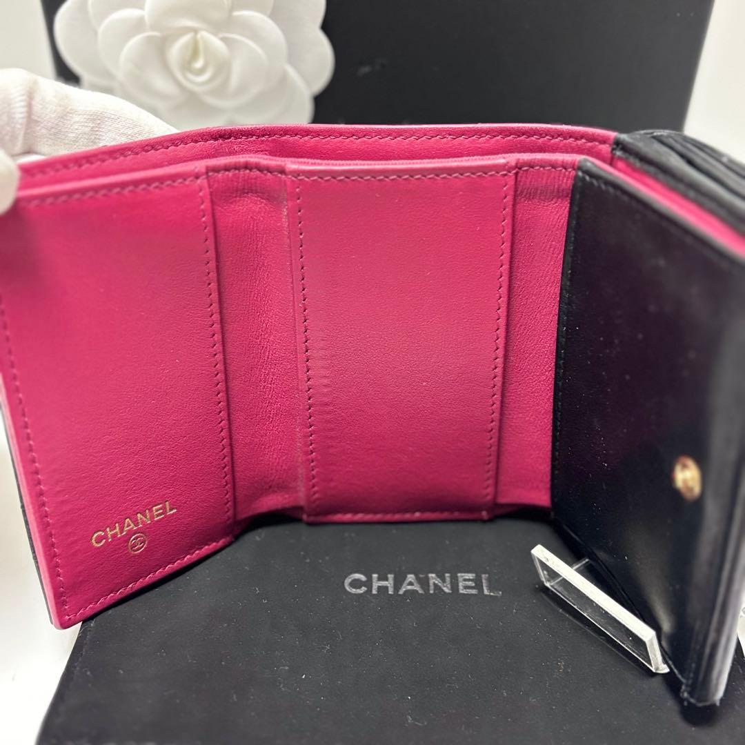 シャネル 19 ディズヌフ　三つ折り財布　Wホック　ラムスキン