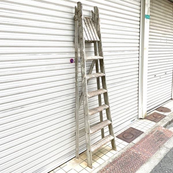 シャビィな梯子　ハシゴ　ラック　インテリア　什器　ビンテージ　脚立　おしゃれ