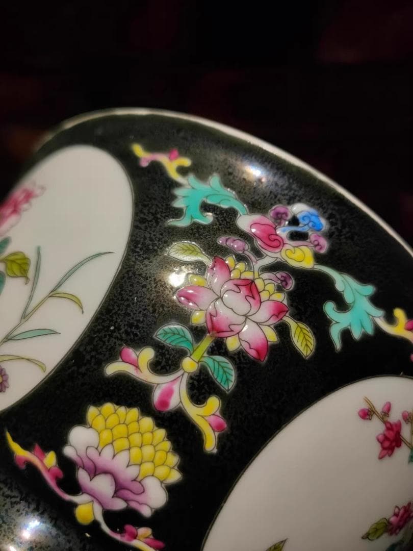 珐琅彩 瓷碗｜雍正様式 款識あり｜墨地釉 開窗 花卉文