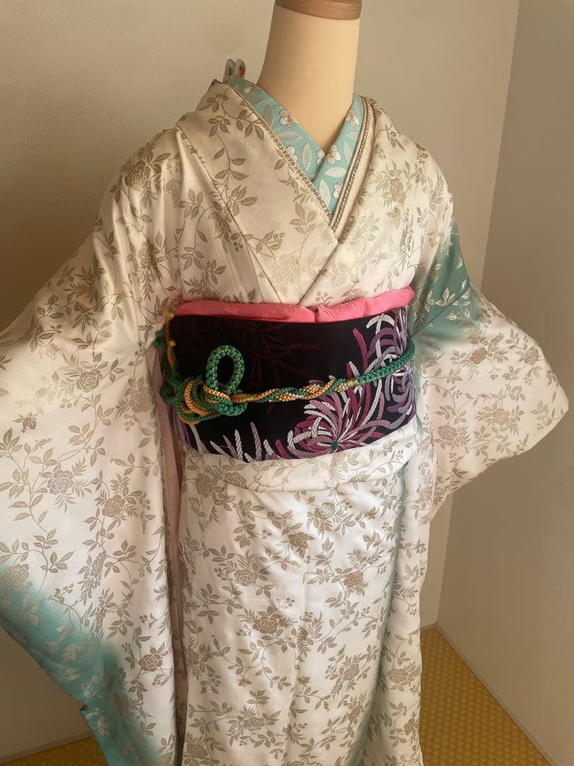 美品　金彩　振袖　正絹