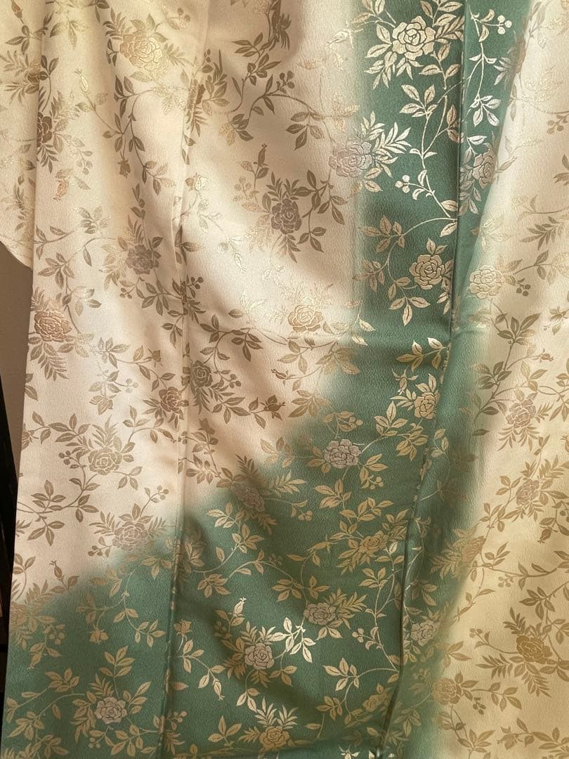 美品　金彩　振袖　正絹