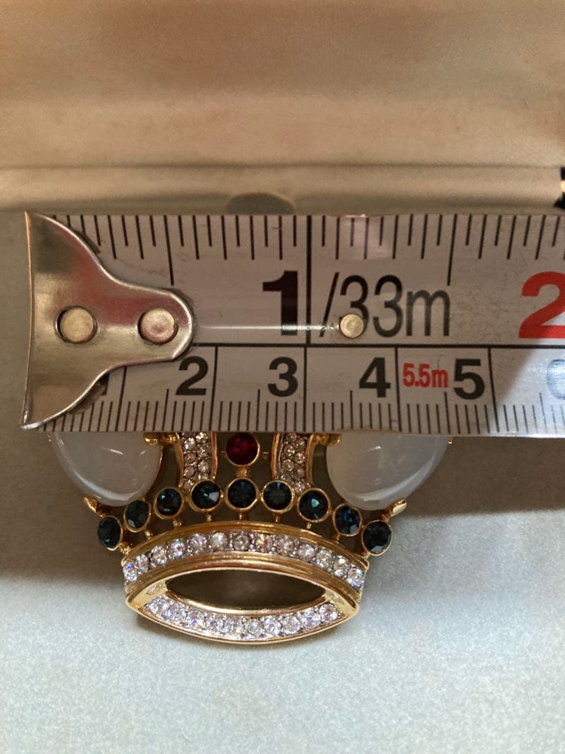 未使用　TRIFARI 王冠ブローチ