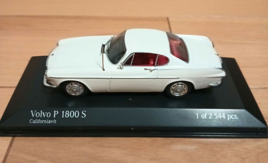 MINICHAMPS✪Volvo P 1800 S ホワイト