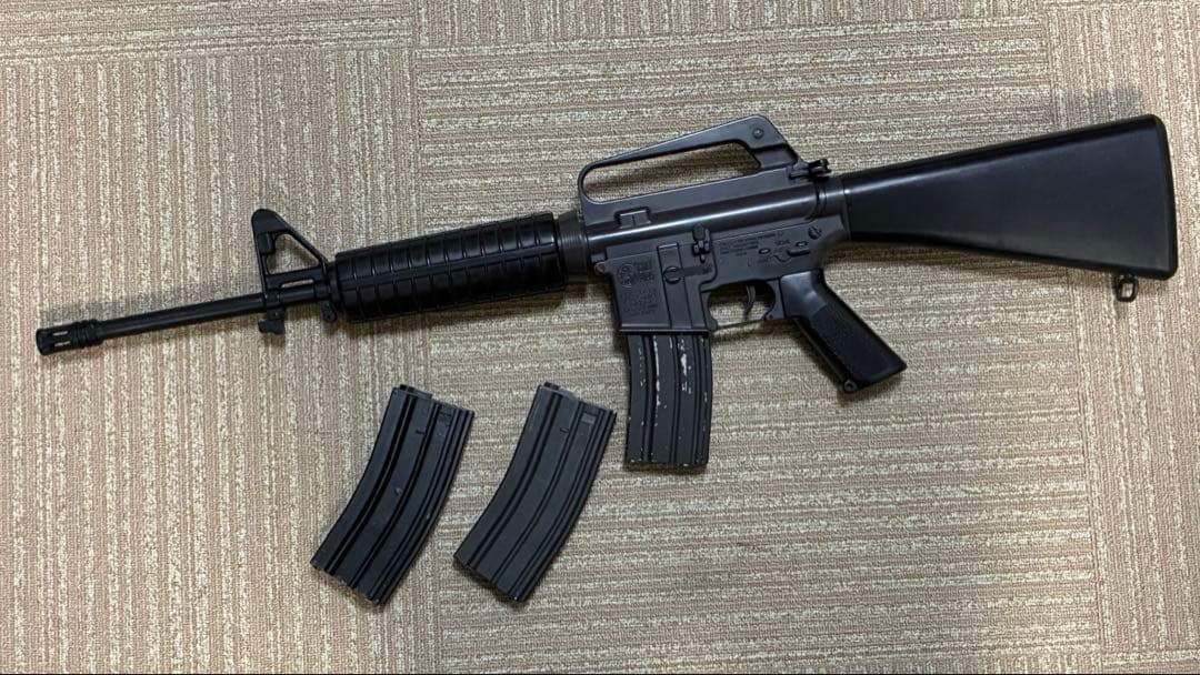 東京マルイ　M4 AR 固定ストック　電動ガン マガジン3本付