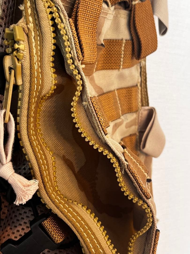 イギリス軍　砂漠迷彩DPM タクティカルベスト（ポーチ 7個付き）