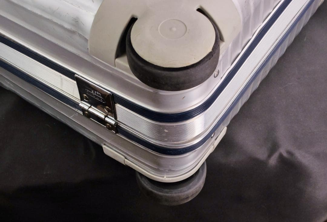 リモワ 925.70Vtg.『シルバーインテグラル』2輪プルタブトロリー 66L