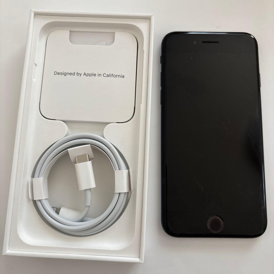 Apple iPhone SE (第3世代) ブラック 本体