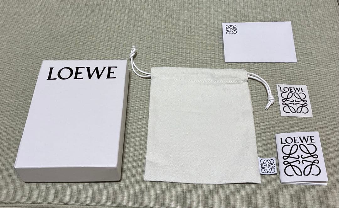 ロエベ　LOEWE グレー 三つ折り財布