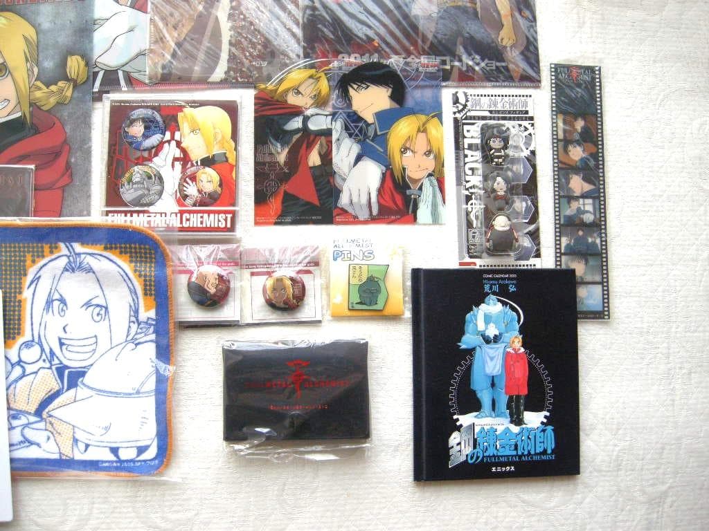 鋼の錬金術師グッズ　クリアファイル ピンズ 缶バッジなど　25点