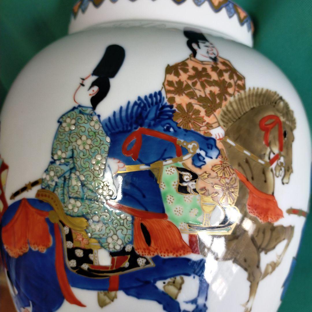 有田　伊万里　武士と馬の絵柄の陶器壺