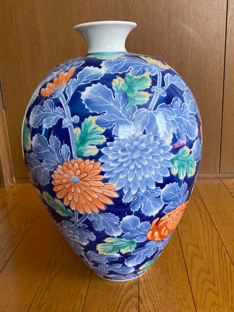 アンティーク　有田焼き　鍋島焼き　菊模様　壺　花瓶　和泉作