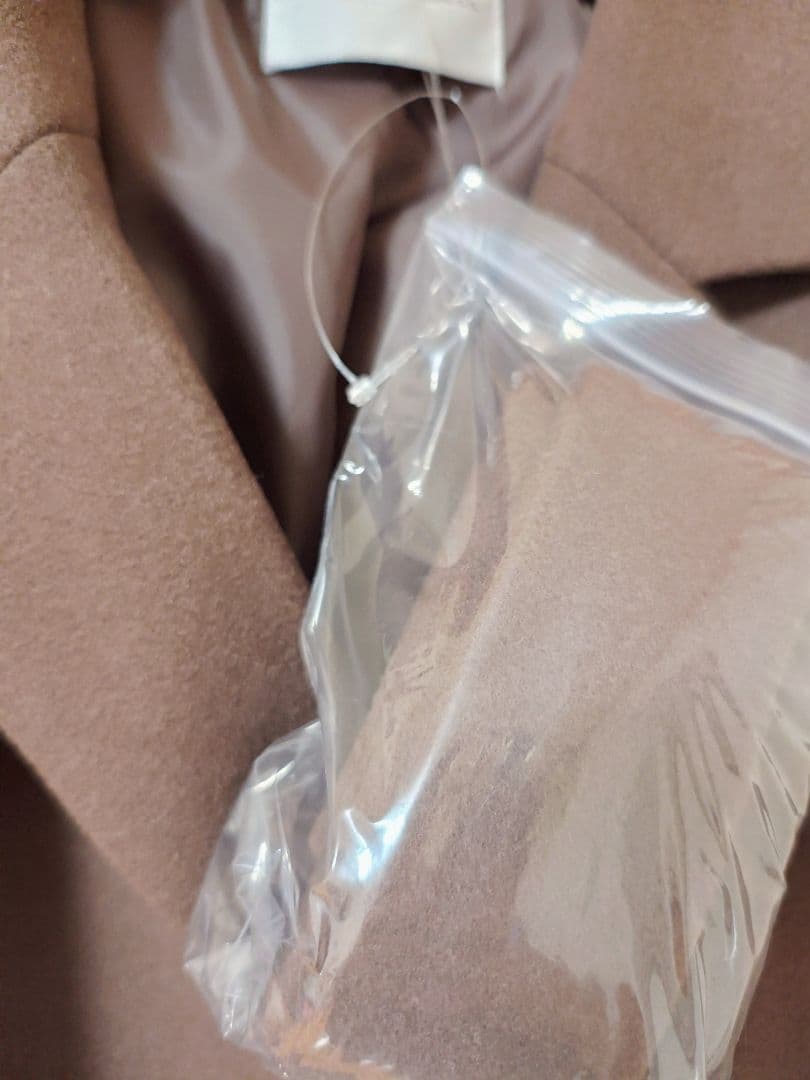 【12月25日までの出品】クチュールブローチ　パール調釦チェスターコート