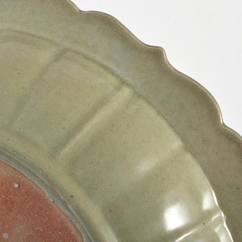 中国　龍泉窯　青磁　陽刻　花文　輪花皿　大皿　直径約38cm　V　R7105B