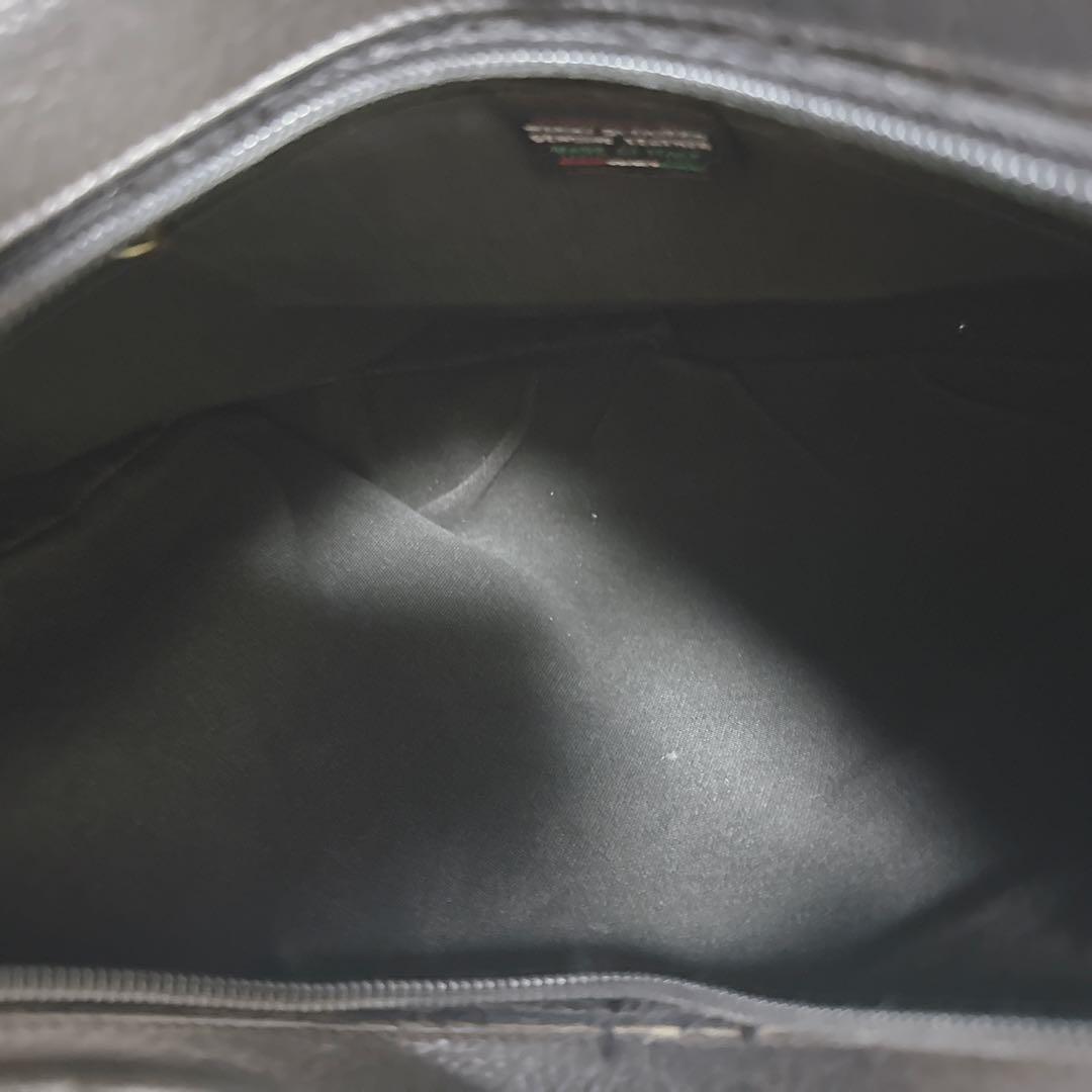 IL BISONTE イルビゾンテ　ハーフムーン　ショルダーバッグ　ブラック