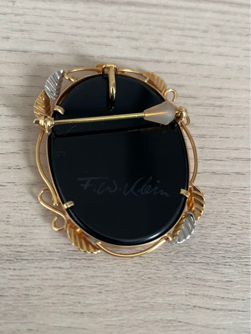 F.W.作カメオ天然石 K18 ペンダント&ブローチ