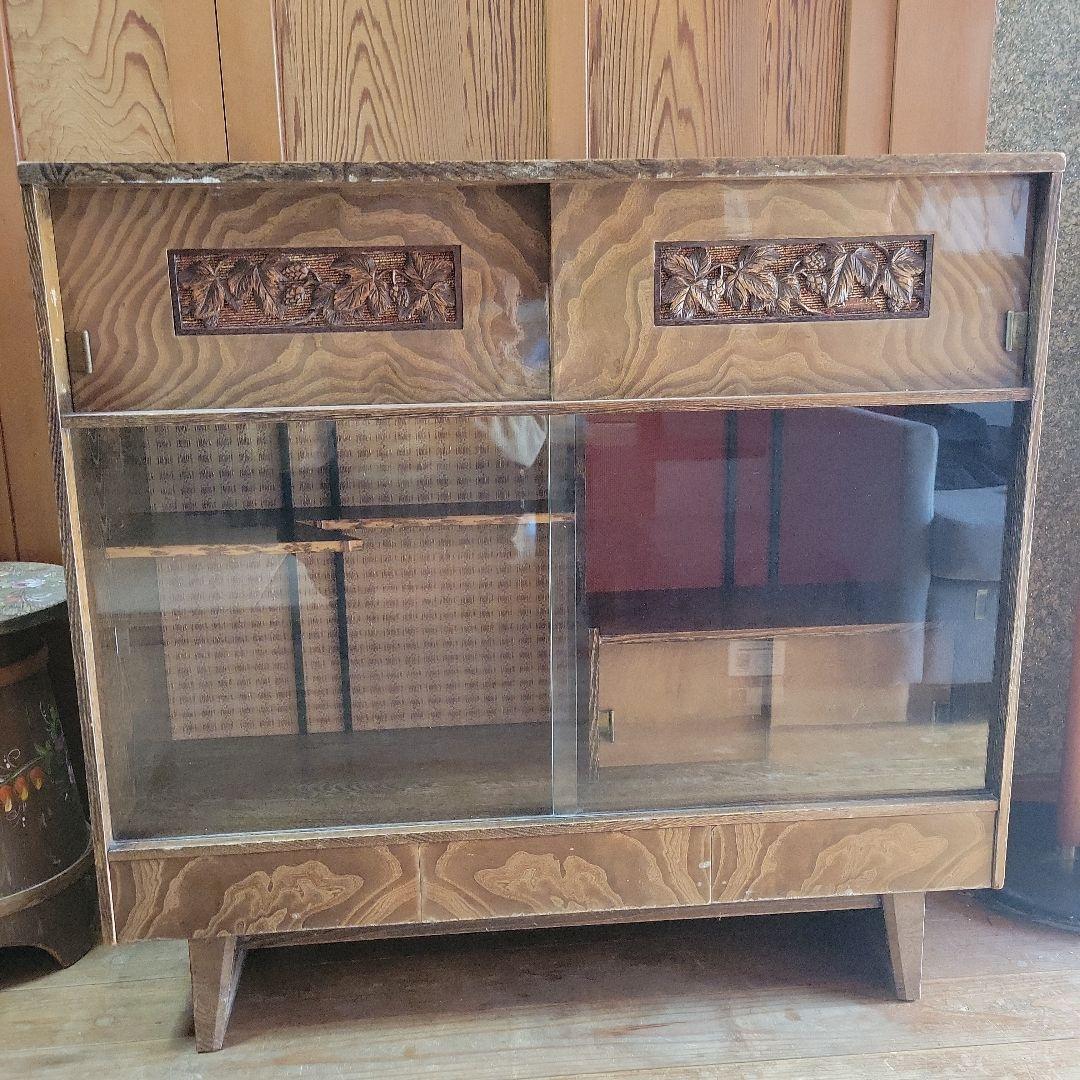 【昭和レトロ】茶箪笥 飾り彫り ガラス収納 アンティーク